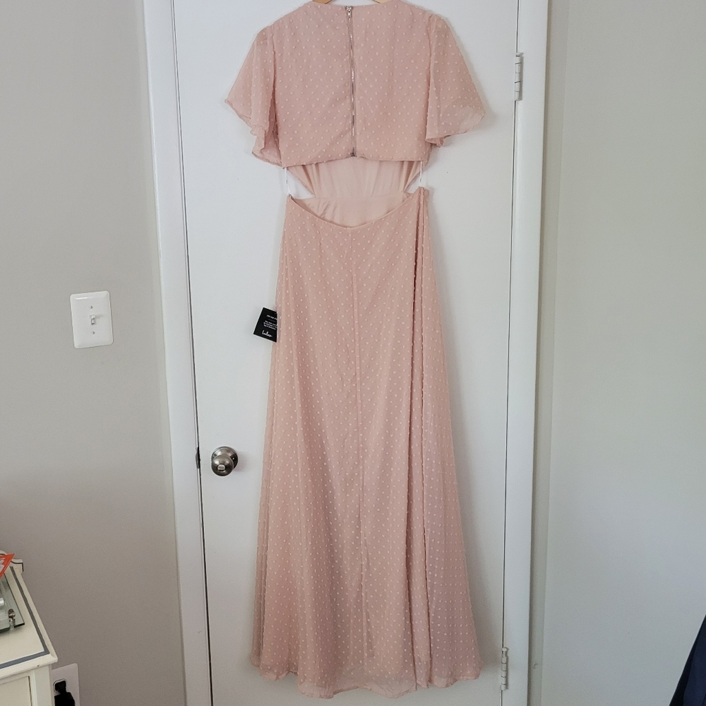 NWT lulu's blush pink Swiss dot cutout back flutter sleeve gown - Picture 2 of 4